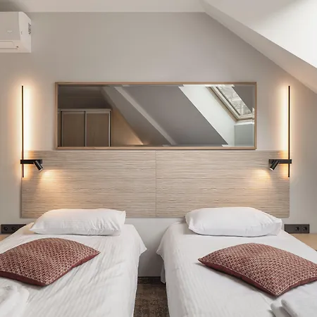 Hotel Ivolita 3*